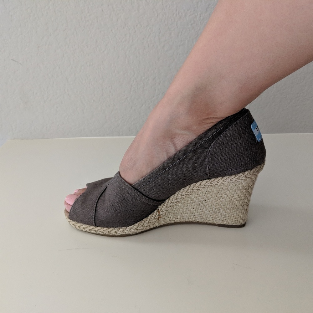 TOMS Peep Toe Canvas Espadrilles Wedges in Gray